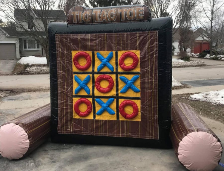 Tic Tac Toe Carnival Game