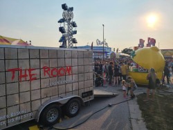 321979559 5604372763013758 7911518409470949663 n 1728661677 1 Portable Escape Room